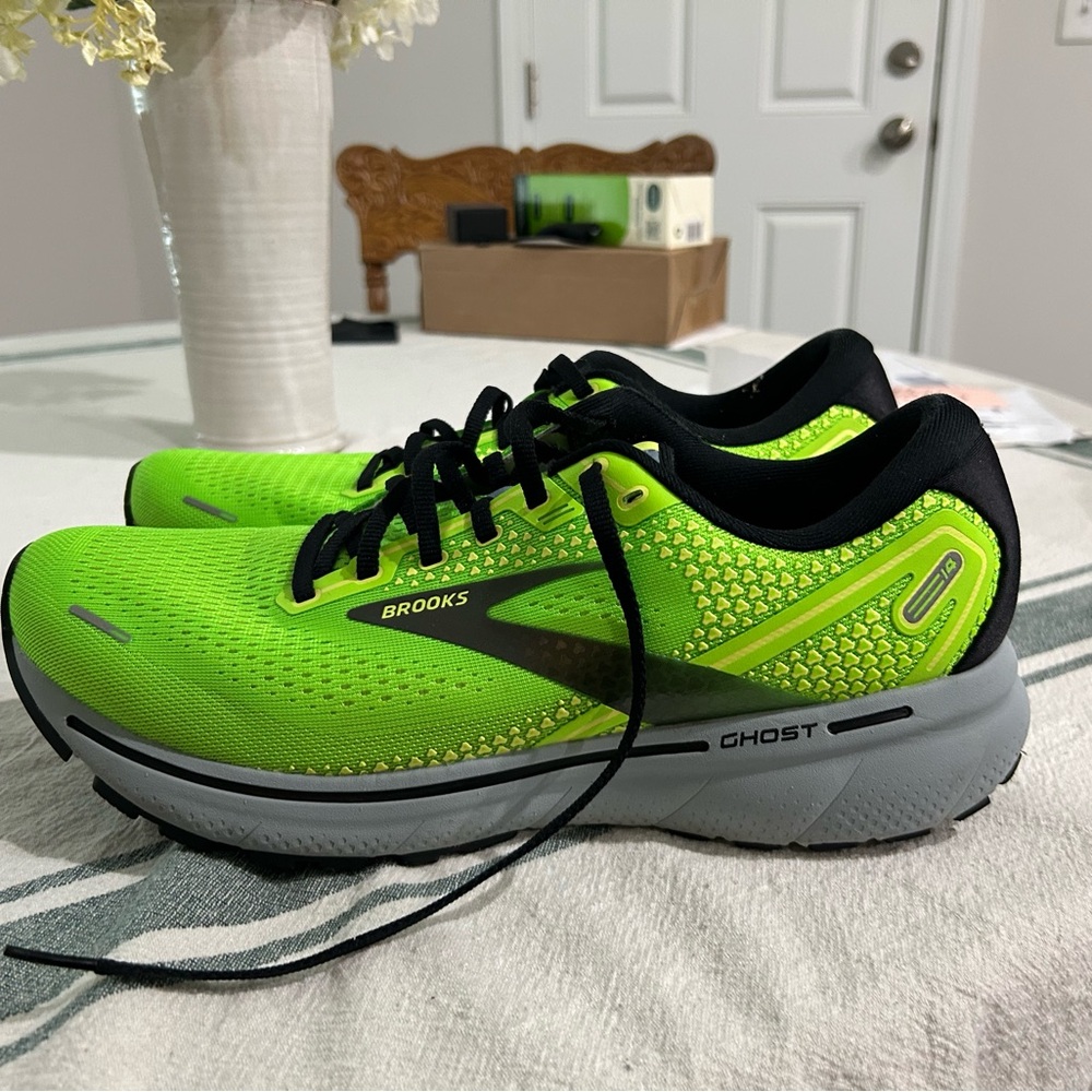 Bright green men’s brooks ghost 14